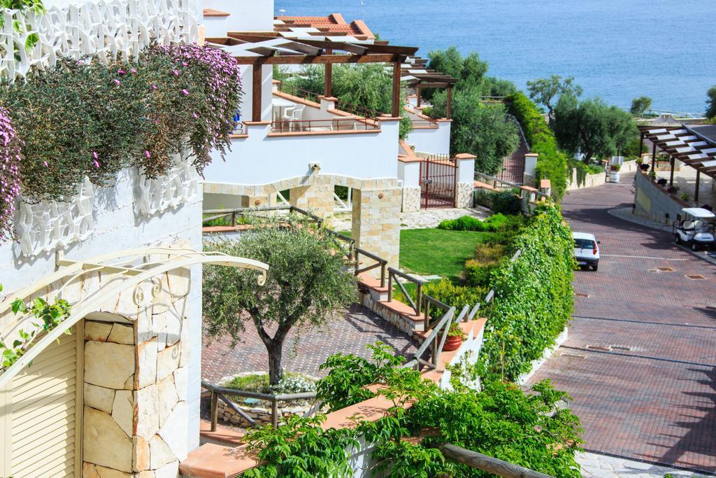 Holiday Lodge Al Porto Mattinata Kültér fotó